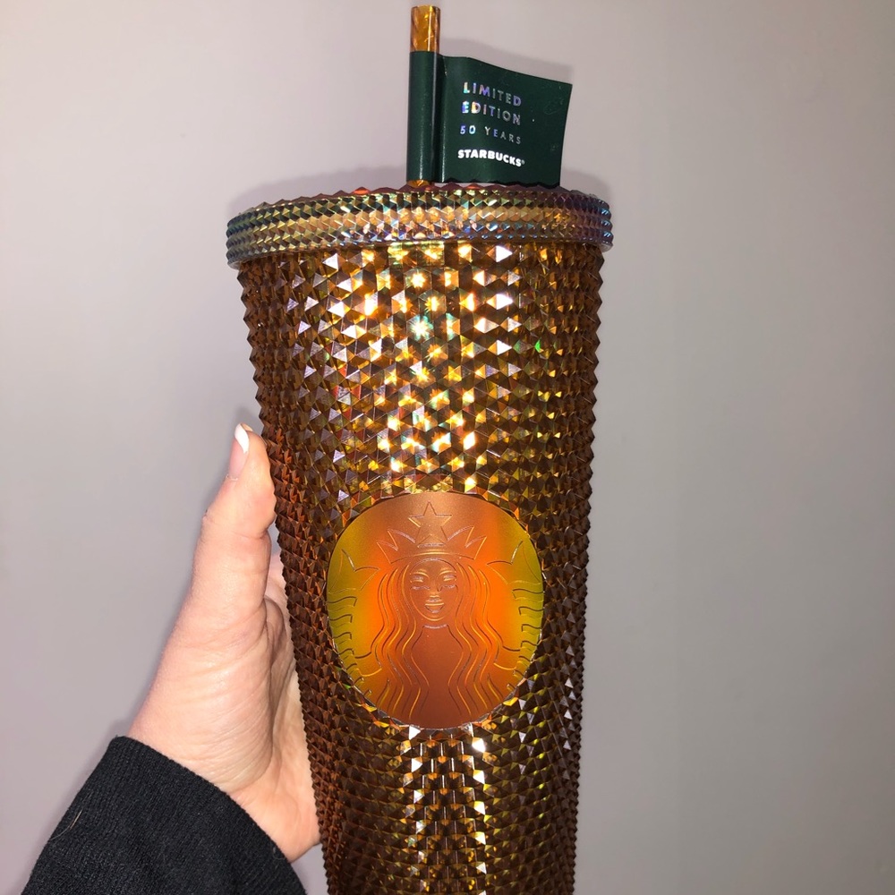 Honeycomb Venti Studded Tumbler